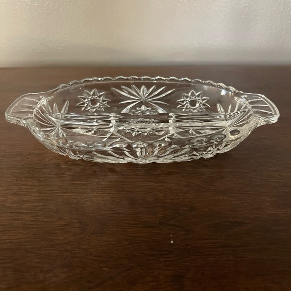 Vintage 1960s Anchor Hocking Divided Relish Dish 10" x 6". EUC - Picture 3 of 4